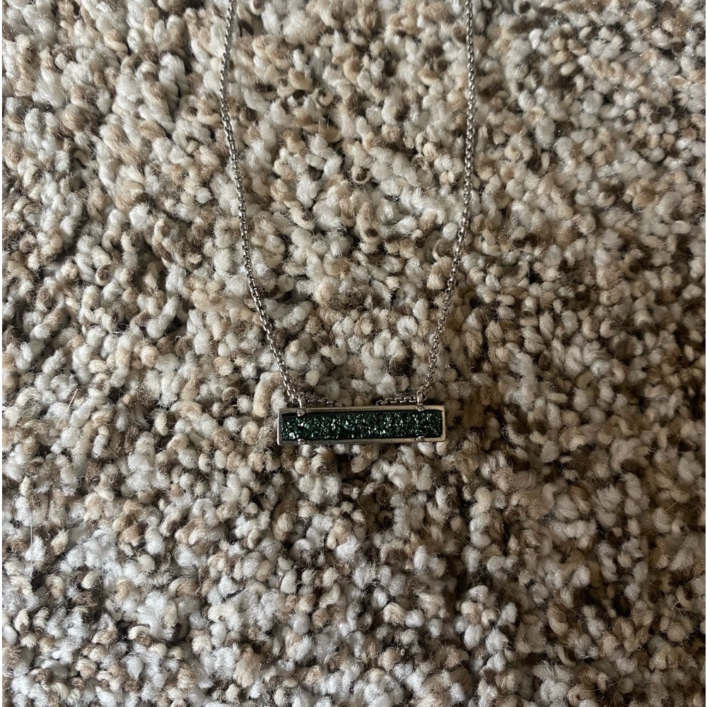 Kendra Scott Emerald Silver Sparkly Necklace